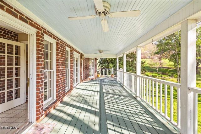 1857 Greenbriar Circle, Elizabethton, TN 37643