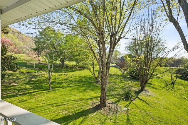 1857 Greenbriar Circle, Elizabethton, TN 37643