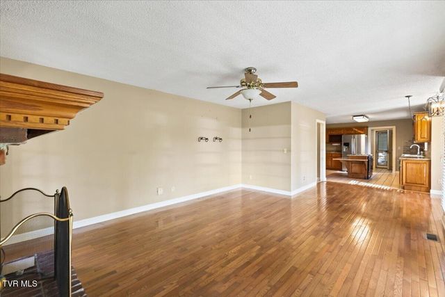 1857 Greenbriar Circle, Elizabethton, TN 37643