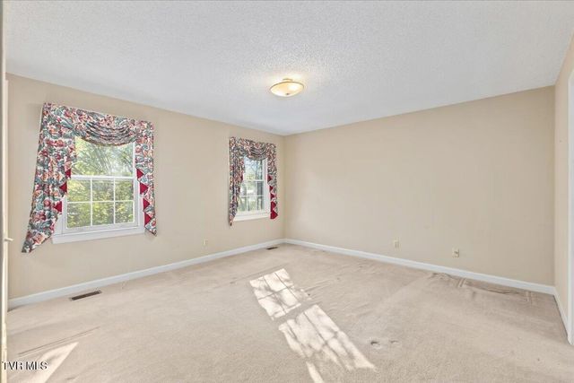 1857 Greenbriar Circle, Elizabethton, TN 37643