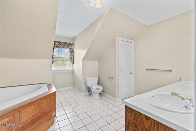 1857 Greenbriar Circle, Elizabethton, TN 37643