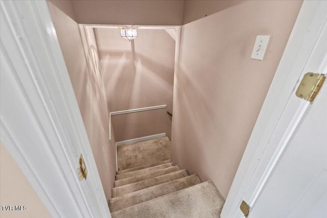 1857 Greenbriar Circle, Elizabethton, TN 37643