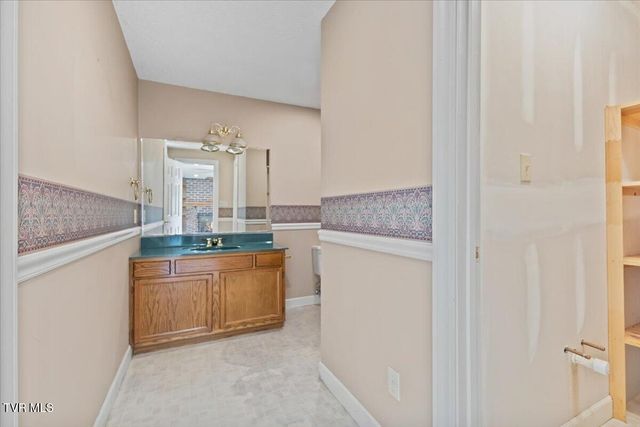 1857 Greenbriar Circle, Elizabethton, TN 37643