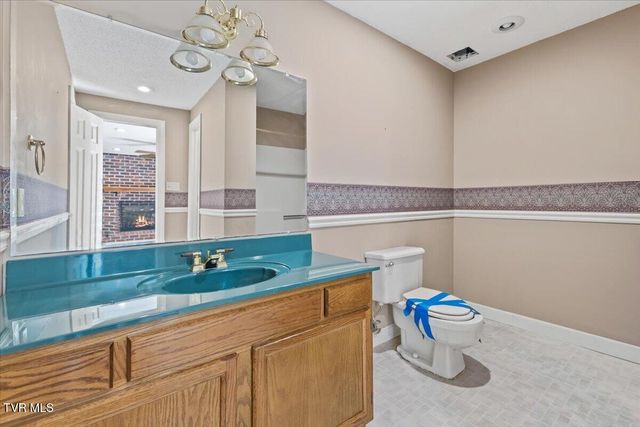 1857 Greenbriar Circle, Elizabethton, TN 37643