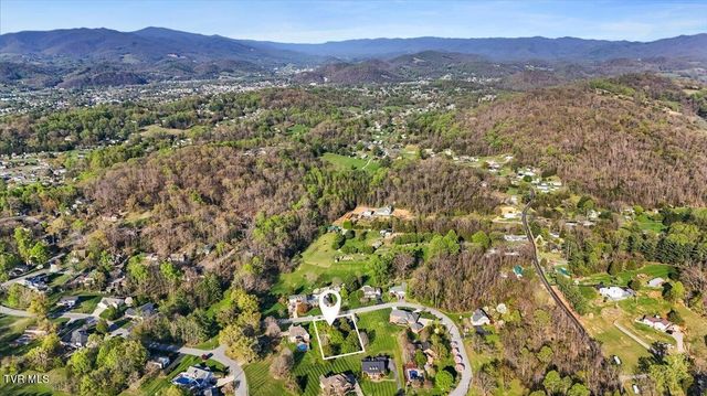 1857 Greenbriar Circle, Elizabethton, TN 37643