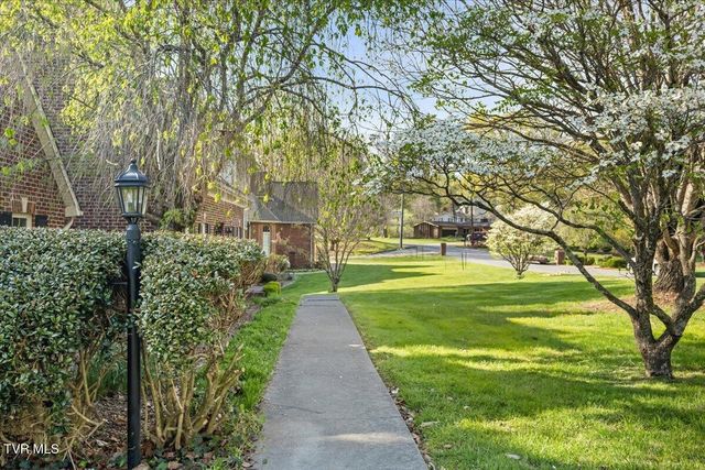 1857 Greenbriar Circle, Elizabethton, TN 37643