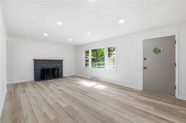 10420 Palmer Avenue, Kansas City, MO 64134
