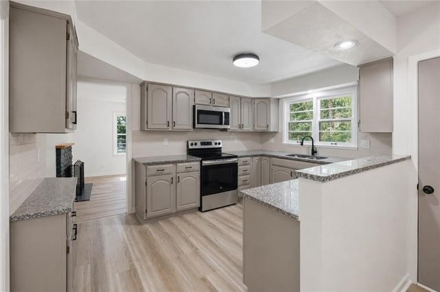 10420 Palmer Avenue, Kansas City, MO 64134