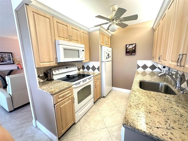 4004 Newport G 4004, Deerfield Beach, FL 33442