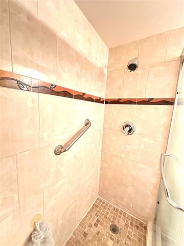 4004 Newport G 4004, Deerfield Beach, FL 33442