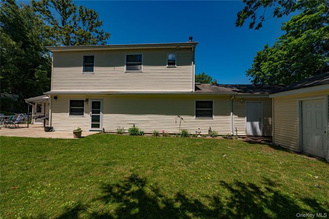 22 Vine Street, Centereach, NY 11720