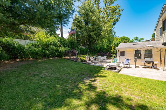 22 Vine Street, Centereach, NY 11720