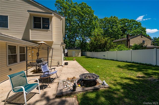 22 Vine Street, Centereach, NY 11720