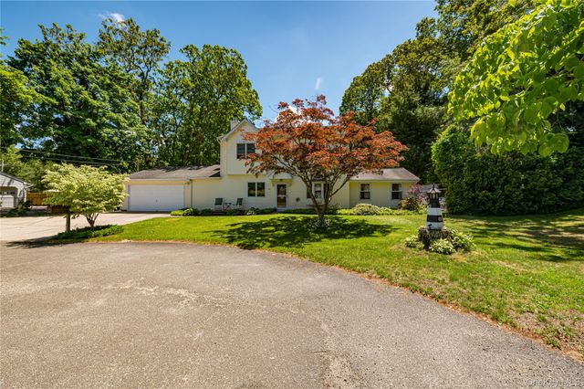 22 Vine Street, Centereach, NY 11720