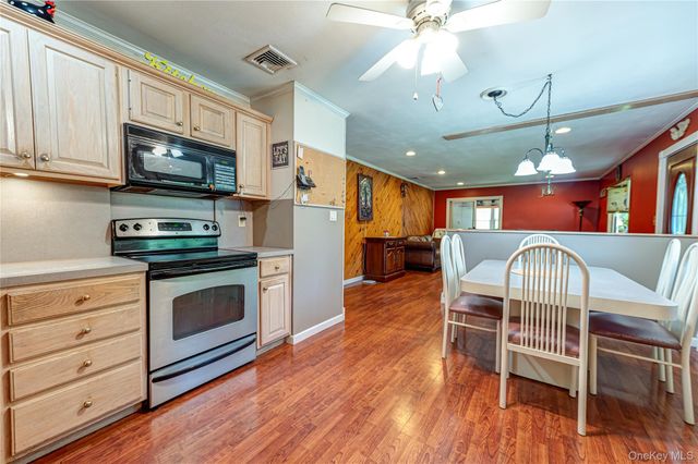 22 Vine Street, Centereach, NY 11720