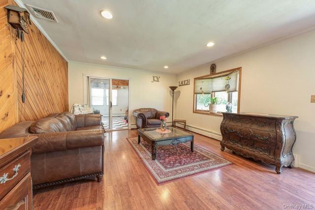 22 Vine Street, Centereach, NY 11720
