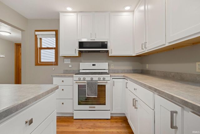 17525 Auten Road, Granger, IN 46530