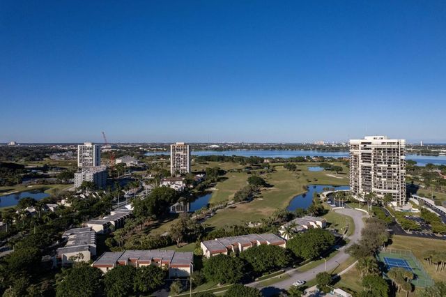 2425 Presidential Way 1101, West Palm Beach, FL 33401