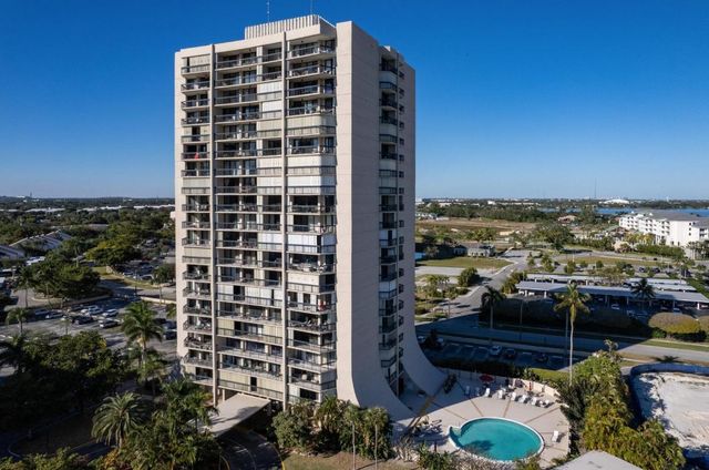 2425 Presidential Way 1101, West Palm Beach, FL 33401