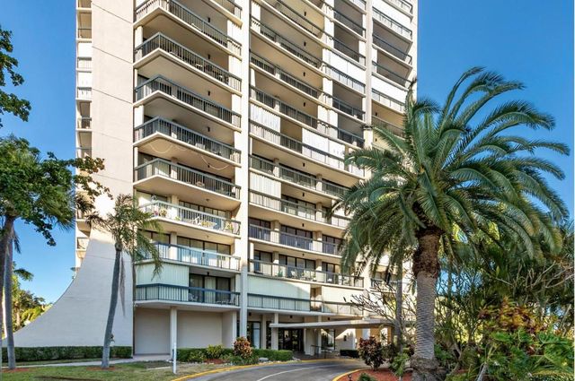 2425 Presidential Way 1101, West Palm Beach, FL 33401