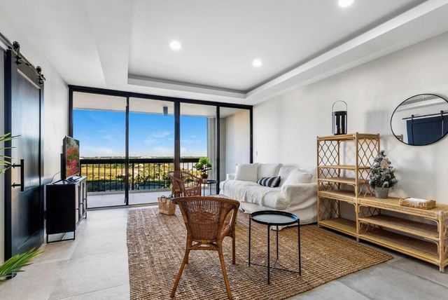 2425 Presidential Way 1101, West Palm Beach, FL 33401