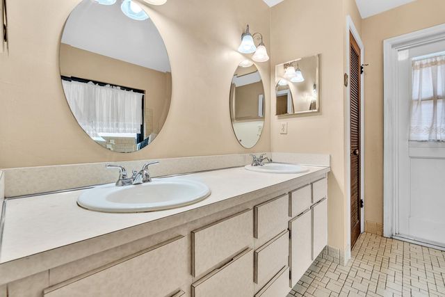175 NW 84th Way, Coral Springs, FL 33071