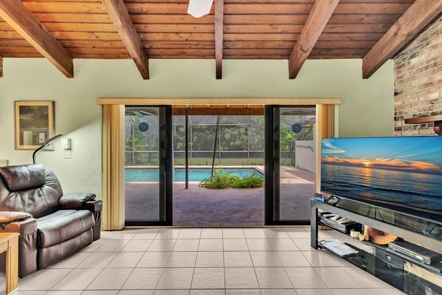 175 NW 84th Way, Coral Springs, FL 33071