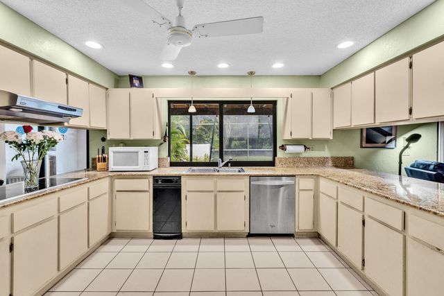 175 NW 84th Way, Coral Springs, FL 33071