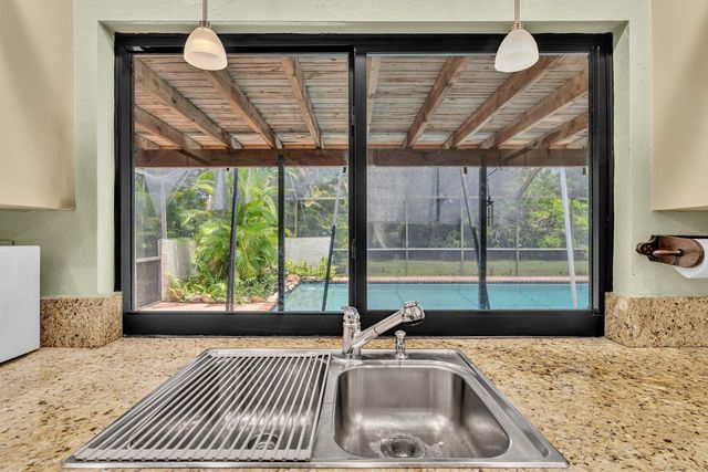 175 NW 84th Way, Coral Springs, FL 33071