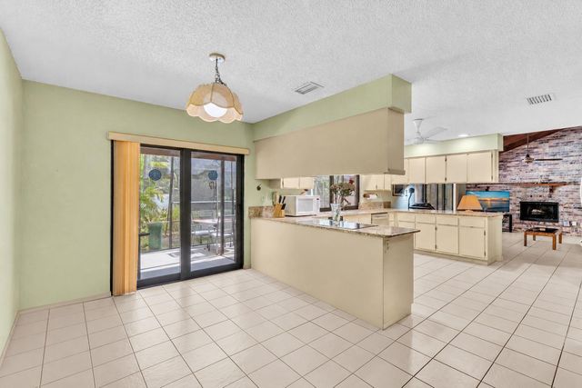 175 NW 84th Way, Coral Springs, FL 33071
