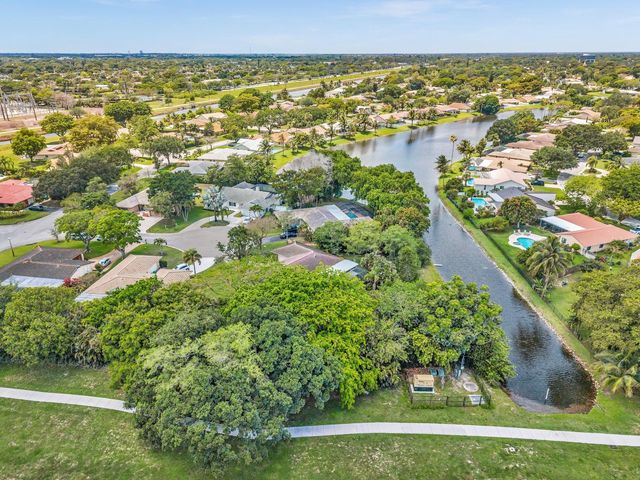 175 NW 84th Way, Coral Springs, FL 33071