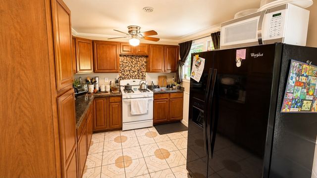 19 Portter Dr, Bellingham, MA 02019