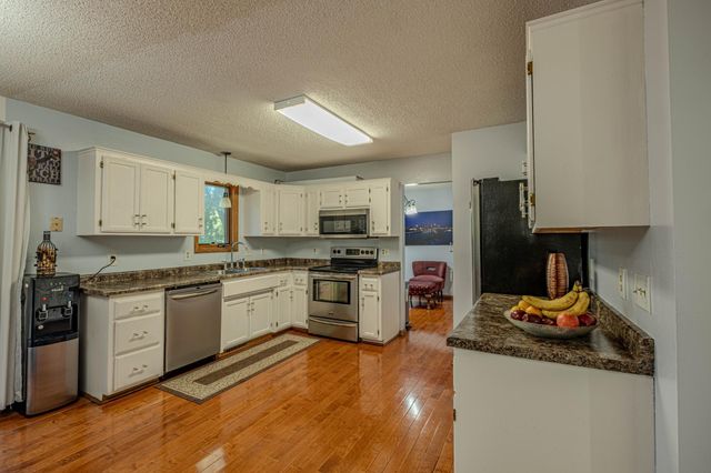 5440 Riverwood Lane, Savage, MN 55378