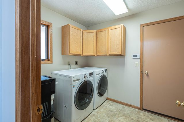 5440 Riverwood Lane, Savage, MN 55378
