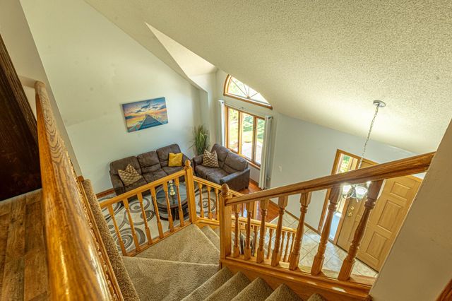 5440 Riverwood Lane, Savage, MN 55378