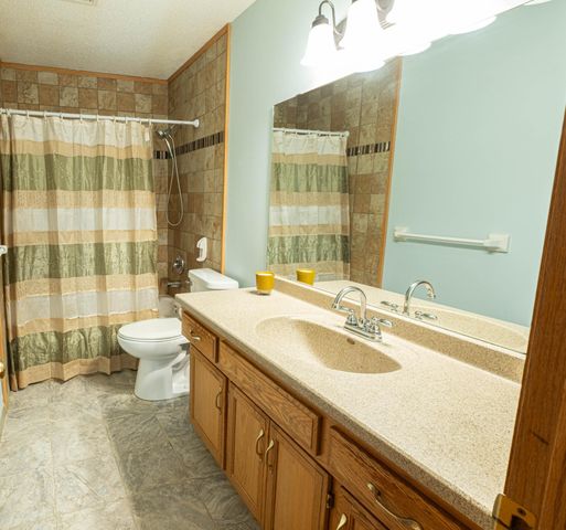5440 Riverwood Lane, Savage, MN 55378