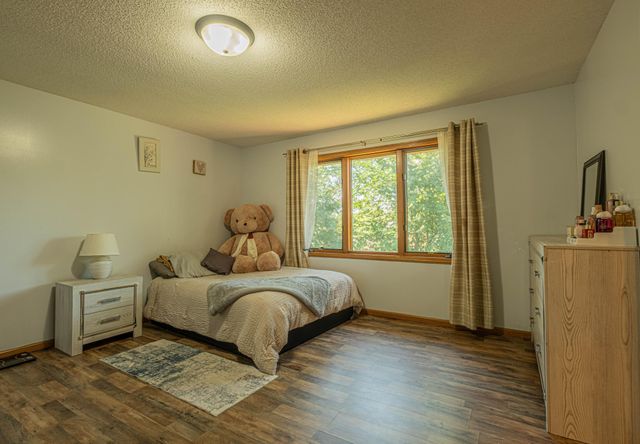 5440 Riverwood Lane, Savage, MN 55378