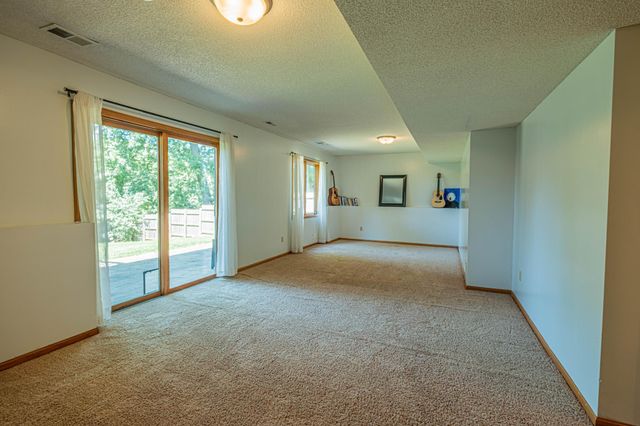 5440 Riverwood Lane, Savage, MN 55378