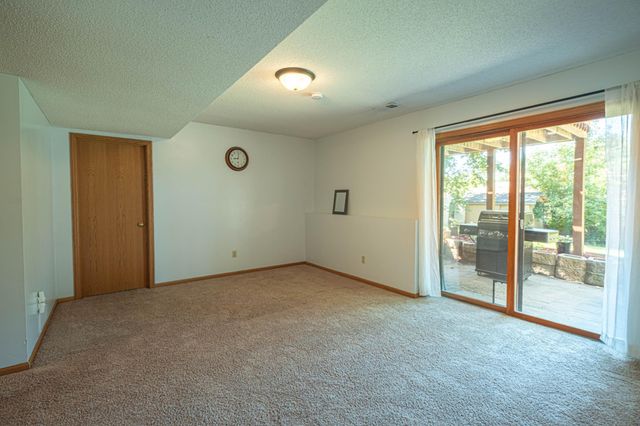 5440 Riverwood Lane, Savage, MN 55378