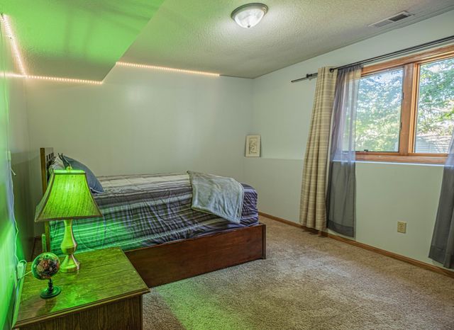 5440 Riverwood Lane, Savage, MN 55378