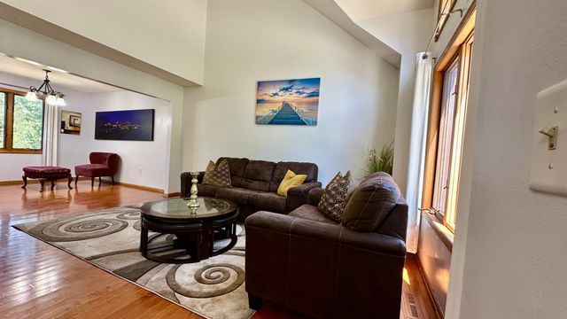 5440 Riverwood Lane, Savage, MN 55378