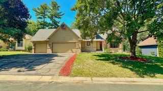 5440 Riverwood Lane, Savage, MN 55378