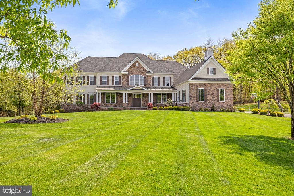 19 GOLDNEY DR, Newtown, PA 18940