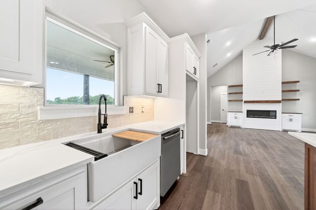 697 VZ CR 3717, Edgewood, TX 75117