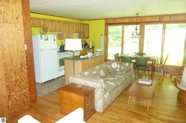 2898 Glory Road, Frankfort, MI 49635