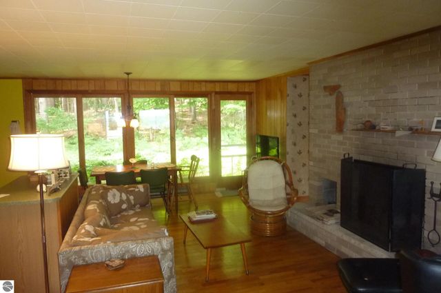 2898 Glory Road, Frankfort, MI 49635