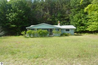 2898 Glory Road, Frankfort, MI 49635