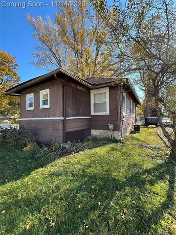 712 Sanford Street, Lansing, MI 48906