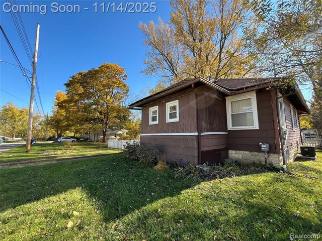 712 Sanford Street, Lansing, MI 48906