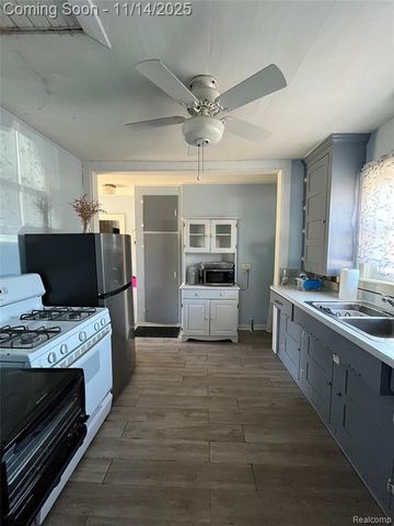 712 Sanford Street, Lansing, MI 48906